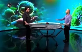 شکستن لامپ روی سر مهمان برنامه!/ اتفاق عجیب در پخش زنده تلویزیونی + ویدئو 