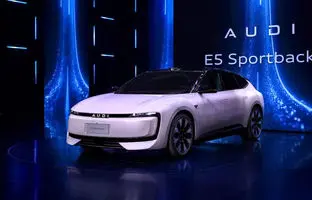 آئودی E5‌ اسپرت‌بک در شانگهای معرفی شد؛ فرزند آلمانی‌ها بدون چهار حلقه سنتی