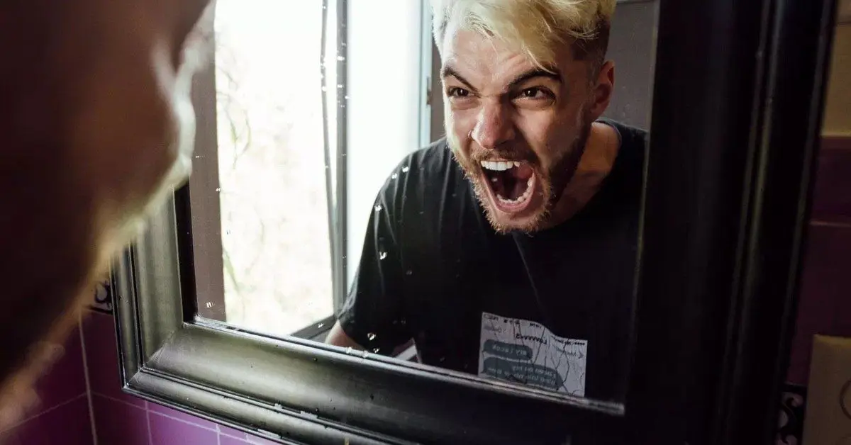 بهترین پاسخ برای زمانی که فرزند بالغ شما بی‌رحمانه رفتار می‌کند