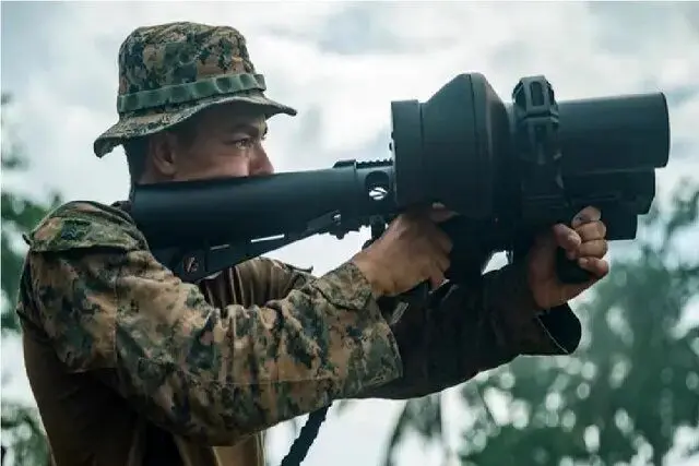 اسلحه دوشی جدید ارتش آمریکا برای شکار پهپادها