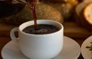 چرا قهوه برای برخی افراد هوشیارکننده و برای برخی دیگر خواب آور است؟