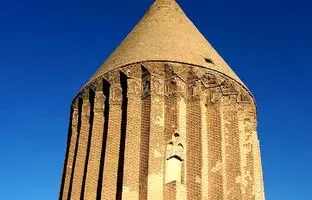  برج علاء الدوله ورامین و نمایی از دماوند؛ سال ۱۲۷۶ 