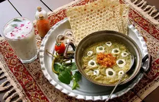 خوشمزه بپزید؛ طرز تهیه کشک بادمجان کم روغن