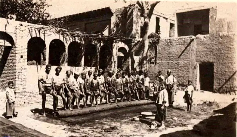 سفر به تهران قدیم؛ راز تکثیر کلاه نمدی در پایتخت + عکس