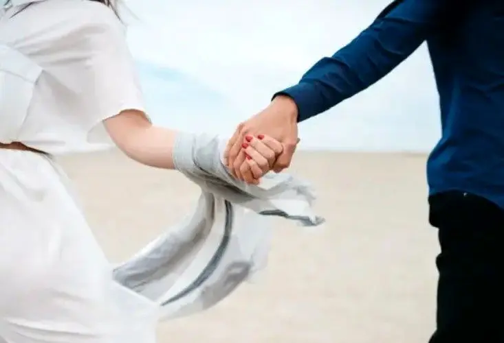 ۸ ویژگی منحصربه‌فرد زوج‌هایی که آنلاین با هم آشنا می‌شوند