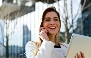 ۹ نشانه‌ای که تو رو از زنانی با پرستیژ جدا می‌کند