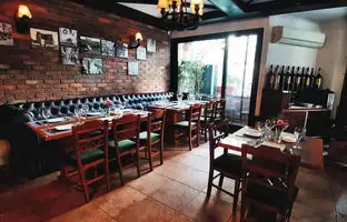 ویدئویی عجیب از یک رستوران معلق در تهران + ویدئو