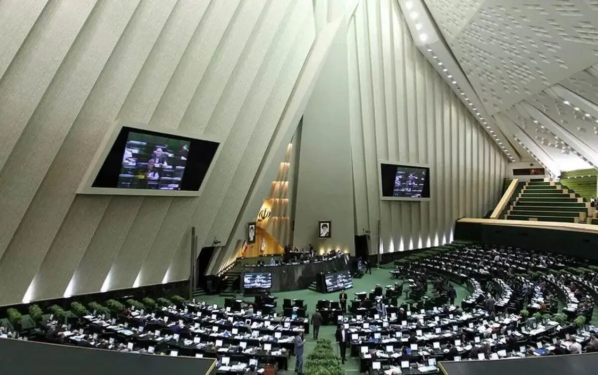 استعفای ۴۳ نماینده مجلس؛ ماجرا چیست؟