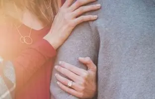8نشانه‌ زوج‌هایی که صرفا «تظاهر می‌کنند که عاشق هستند» 