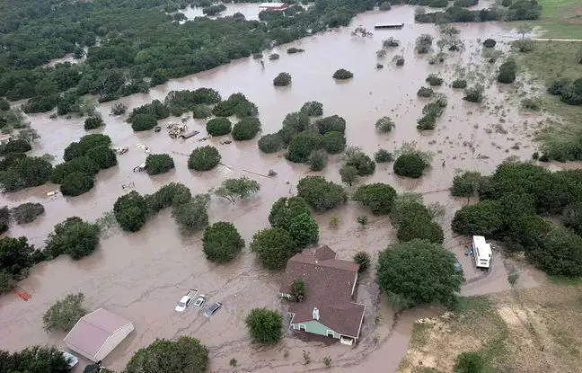 سیل در نیومکزیکو یک خانه را با خود برد + ویدئو