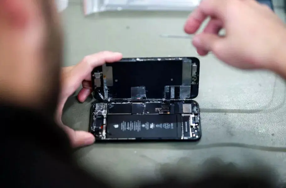 محققان روشی برای استخراج طلا از گوشی‌ها و لپ‌تاپ‌های قدیمی کشف کردند