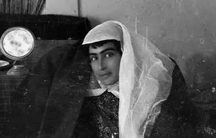 عکس آتلیه‌ای یک خانوادۀ ایرانی در دوران قاجار 