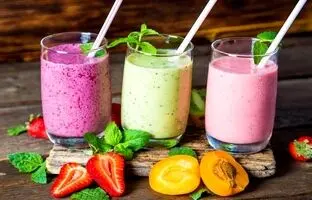 طرز تهیه ۲ مدل نوشیدنی میوه‌ای خنک برای روز‌های گرم!
