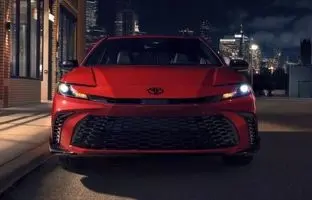 نسخه ویژه «سایه شب» تویوتا کمری وارد بازار می‌شود