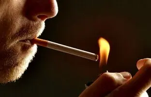 ادعای جنجالی کارشناس تلویزیونی روی آنتن صداوسیما درباره وجود ادرار در سیگار! + ویدئو