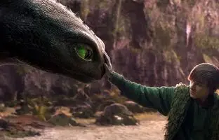  پوستر فیلم How to Train Your Dragon اژدهایی غول پیکر را نشان می‌دهد