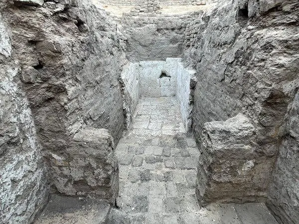 کشف آرامگاه یک فرعون ناشناخته