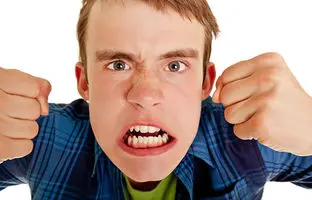 راهنمای فرزند پروری؛ خشم نوجوان خود را چطور مدیریت می‌کنید؟ 