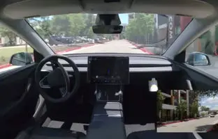 تسلا اولین‌ بار یک خودرو را خودران و بدون راننده به مشتری تحویل داد + ویدئو