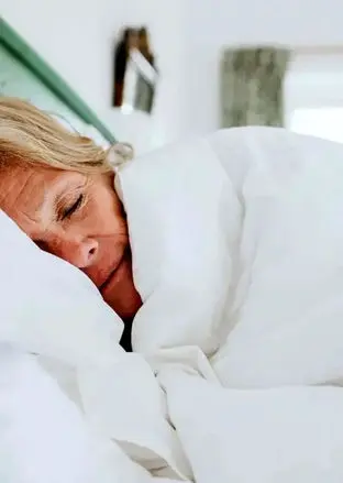  بدترین وضعیت بدن هنگام خواب 