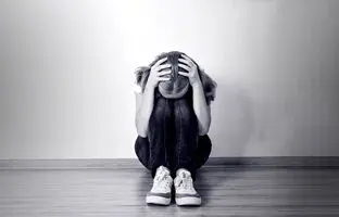 
چگونه باید با افسردگی نوجوانان برخورد کرد؟
