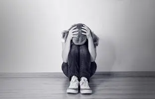 
چگونه باید با افسردگی نوجوانان برخورد کرد؟

