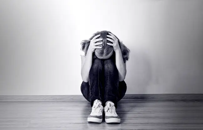 
چگونه باید با افسردگی نوجوانان برخورد کرد؟
