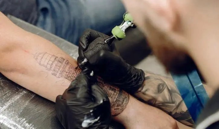 آیا تتو به رسمیت شناخته شده است؟/ دلیل نبود واکسن ‌های جدید کرونا در کشور