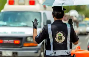 تردد حجاج با چترهای هوشمند کولردار + ویدئو