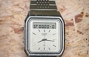 ساعت مچی ژاپنی با ماشین حساب لمسی 40 سال پیش + ویدئو