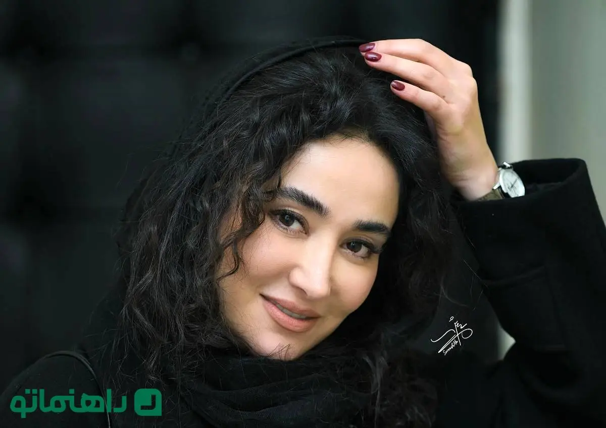 استایل بهاری ۱۴۰۴؛ گالری‌گردی بهاره افشاری با یک تیپ خاص