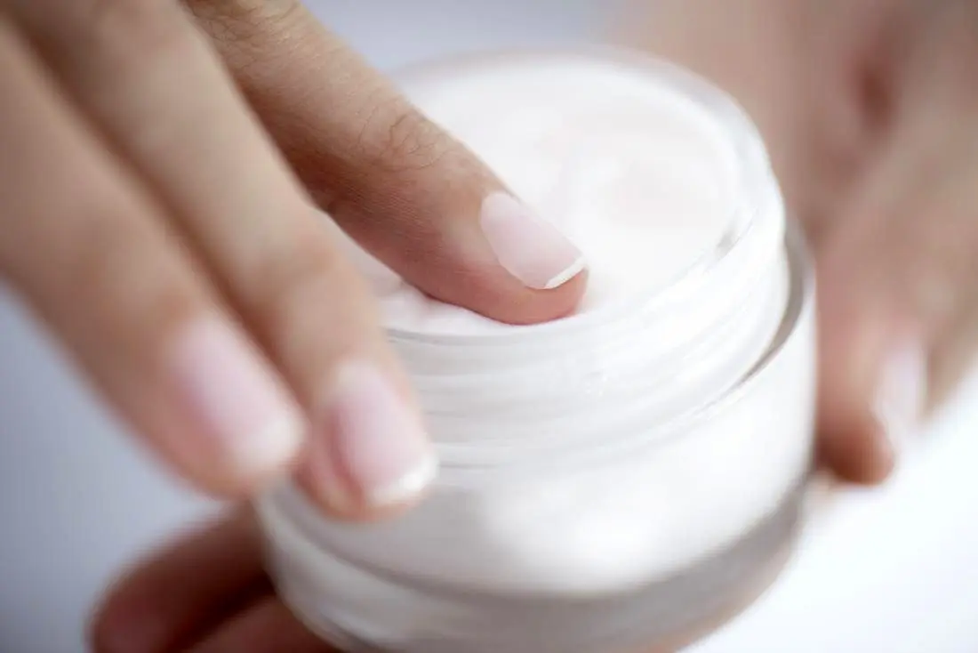 بهترین کرم‌های روشن‌کننده پوست؛ این ۵ مدل را امتحان کنید!