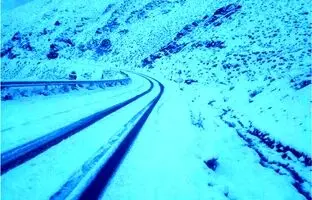 بارش برف این گردنه را مسدود کرد