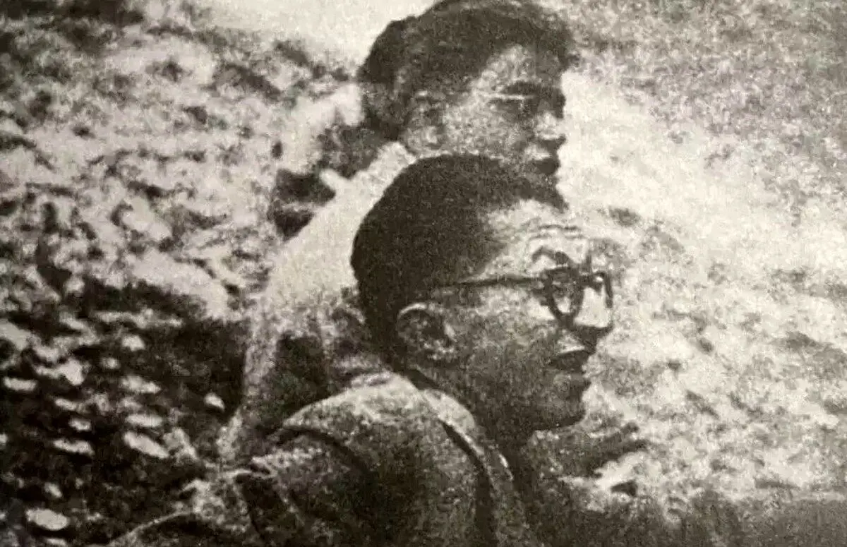 
یک عکس یک روایت: سال ۱۳۲۶، صادق هدایت و صادق چوبک در میگون
