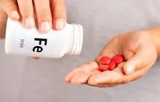 دلایل کمبود آهن در پسران نوجوان و مردان بالای ۴۵ سال چیست؟