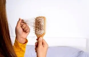 بدون دارو موهاتو پرپشت کن ؛ راز تقویت مو همزمان با بالا رفتن سن