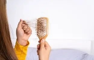 بدون دارو موهاتو پرپشت کن ؛ راز تقویت مو همزمان با بالا رفتن سن