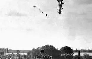 داستان یکی از مشهورترین عکس‌های سقوط جنگنده‌ها