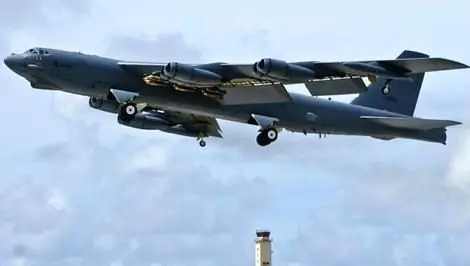 بمب افکن‌های استراتژیک بی‌-۵۲ امریکا در پایگاه العدید قطر + عکس