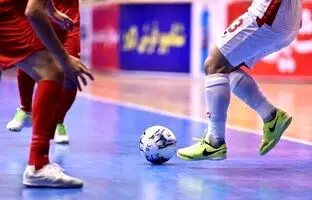 اتفاق عجیب در فوتسال ایران؛ یک زن مانع آغاز بازی شد!
