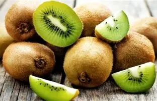 چرا نباید کیوی را کنار سیب نگهداری کرد؟
