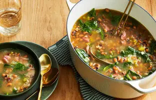 خوشمزه بپزید؛ طرز تهیه سوپ لوبیا چشم بلبلی