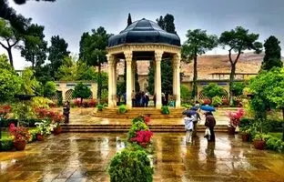 حال و هوای حافظیه شیراز در روز طبیعت و ایام نوروزی + ویدئو