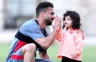 شادی دختر سروش رفیعی پس از برتری پرسپولیس مقابل استقلال + ویدئو