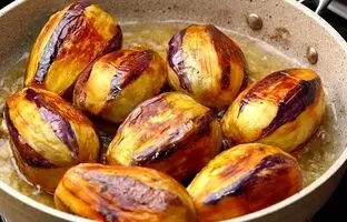 لیست کامل غذاهای ایرانی که با بادمجان تهیه می‌شوند