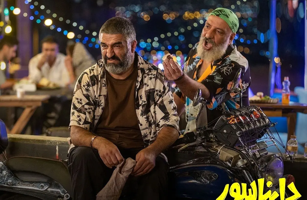 بررسی فیلم دایناسور؛ بازیگران، داستان و نقد