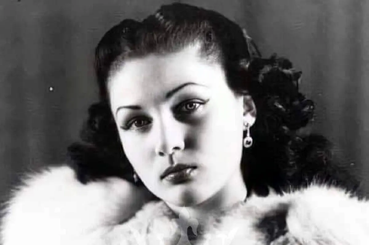 سفر در زمان؛ «فوزیه در کنار همسر دوم و فرزند سوم اش در مصر»؛ دهه 30 + عکس