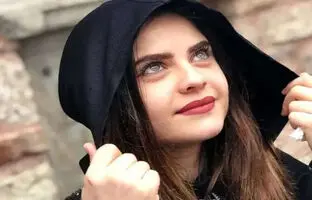  لحظه فرار بازیگر زن از صحنه جرم پس از ارتکاب به قتل دوستش! + ویدئو