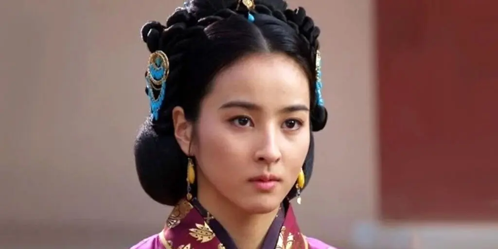 نگاهی به تیپ تازۀ «سوسانو» به عنوان داور «عصر جدید» + تصویر