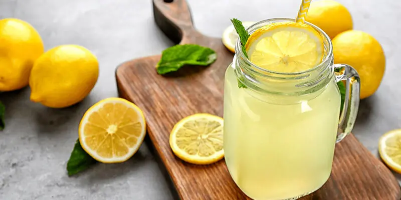 فواید شگفت انگیز نوشیدن آب لیمو/ بهترین زمان مصرف
